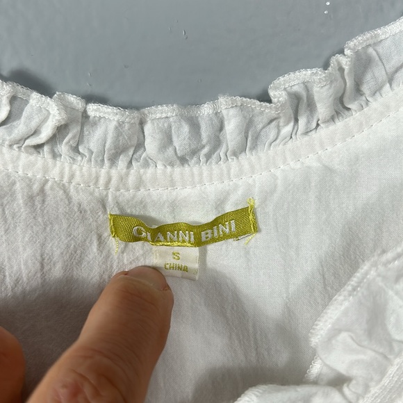 Gianni Bini White Rustic Cottage Embroidered White Dress with cloth buttons Sz M - Picture 14 of 17